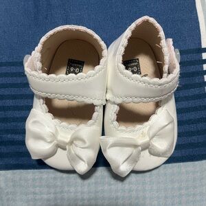 Baby Essentials White Bow Baby Shoes